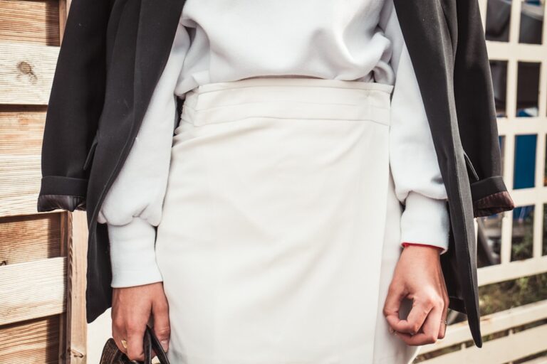 The Art of Layering: Perfect Techniques for Any Season’s Outfit